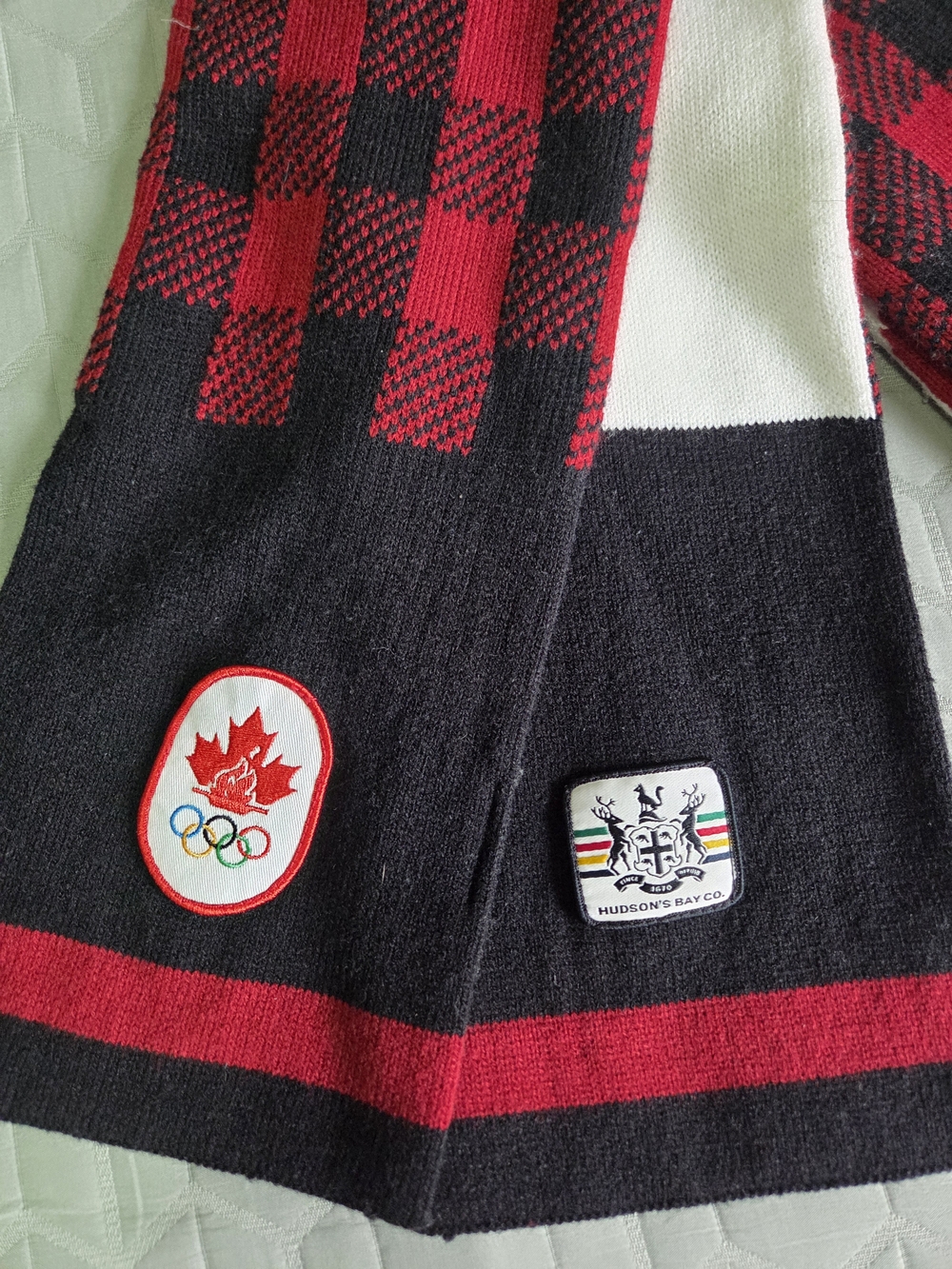 Hudson’s Bay Team Canada Olympic Scarf Red Black Buffalo Plaid Wool Knit - Picture 4 of 8